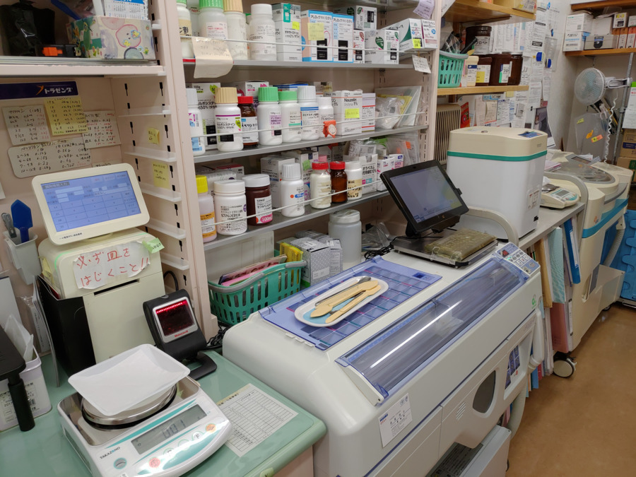 タナダ薬局（調剤事務の求人）の写真4枚目：小児科なので散薬は多いです。
水剤の処方はあまりありません。