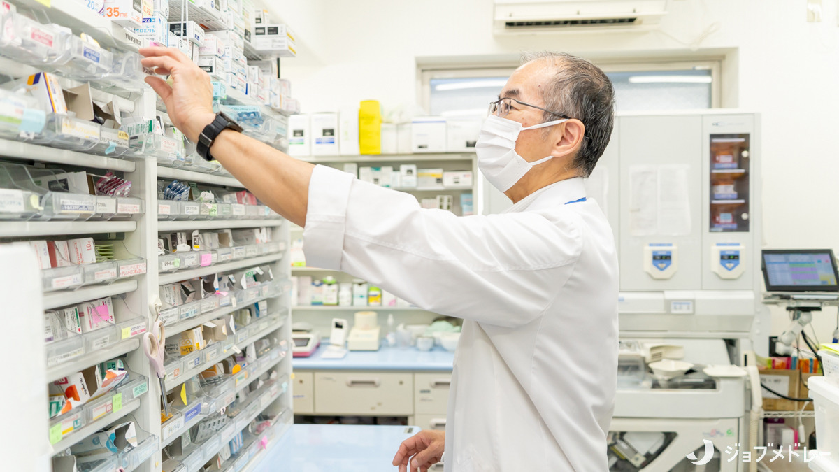しなの調剤薬局（薬剤師の求人）の写真10枚目：調剤業務の様子です