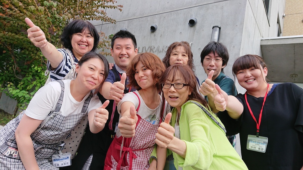 ライブラリ元町【サービス付き高齢者向け住宅】（介護職/ヘルパーの求人）の写真2枚目：一緒に働く仲間を募集中！！！