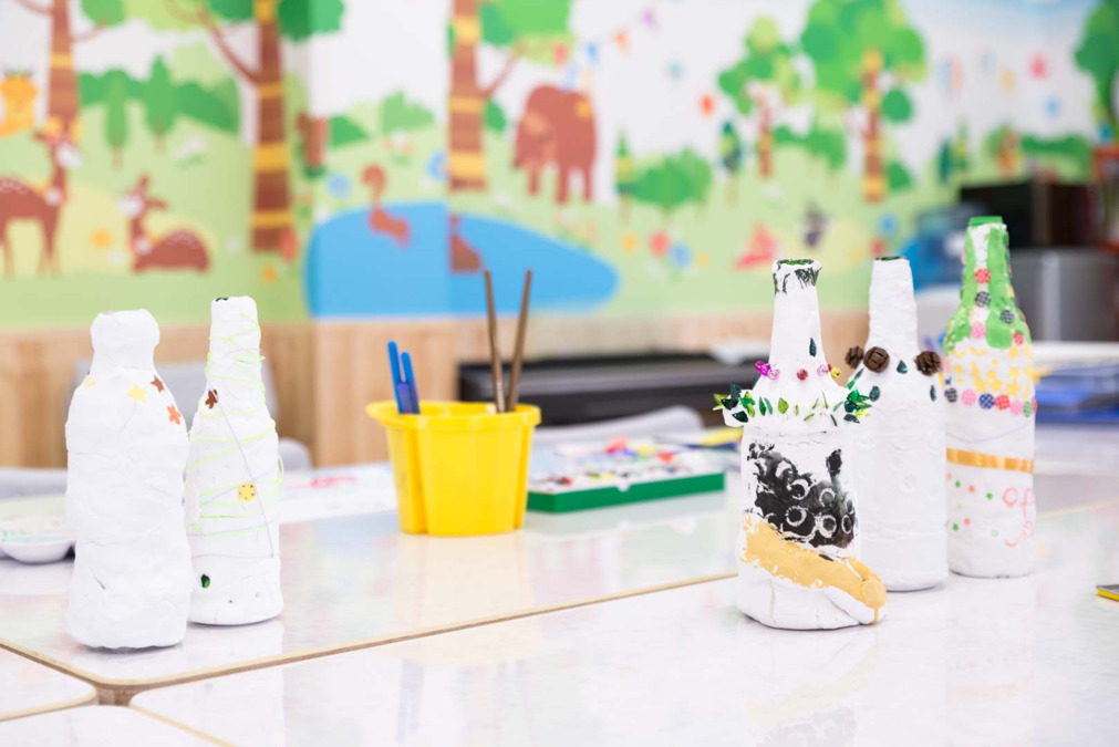 放課後等デイサービス 森のほたるの写真4枚目：紙ねんどを使ったオブジェ作り