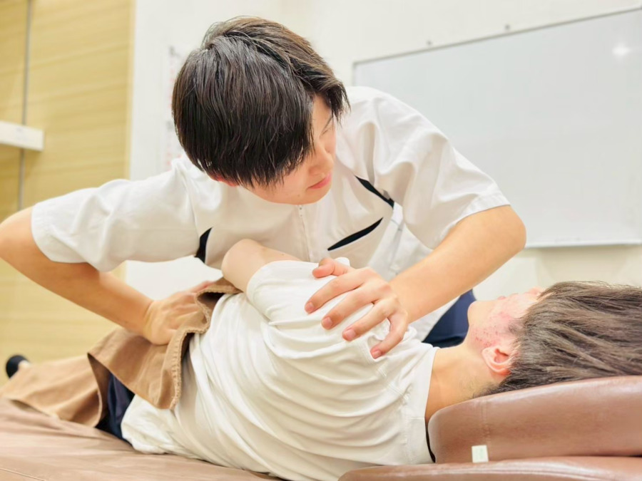 緑地公園鍼灸整骨院（柔道整復師の求人）の写真7枚目：患者様に合わせたオーダーメイド治療！
