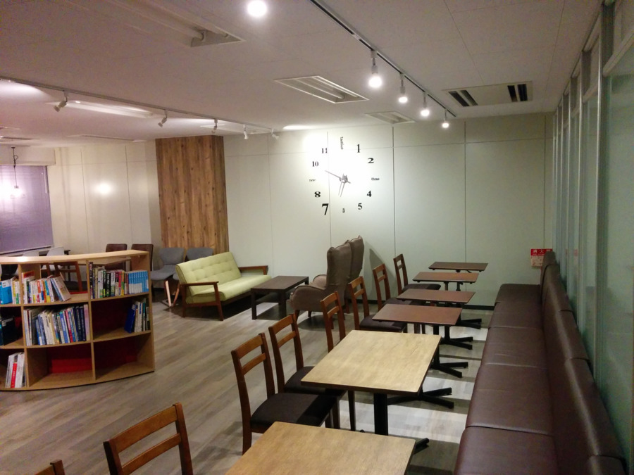 株式会社メディナの写真4枚目：専用の休息室を設けています。不定期で昼食を提供することもあります。弊社SNSをご