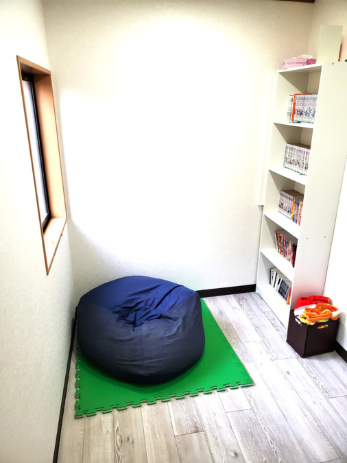 放課後等デイサービス ユニプレkids 津田校（児童指導員/指導員の求人）の写真3枚目：施設内は明るく清潔です
