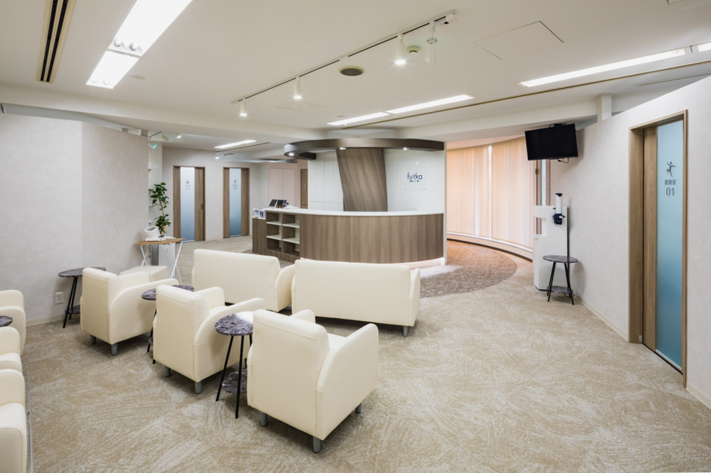 整痛院ふっか-銀座（理学療法士の求人）の写真2枚目：広々とした院内です！