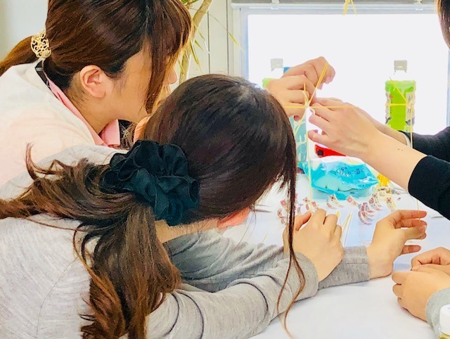 なな星調剤薬局の写真4枚目：楽しく新人研修：マシュマロチャレンジタワーを行いました。