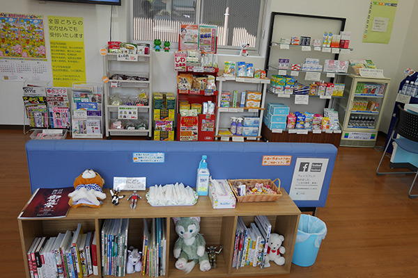 しなの調剤薬局（薬剤師の求人）の写真3枚目：しなの調剤薬局の内観