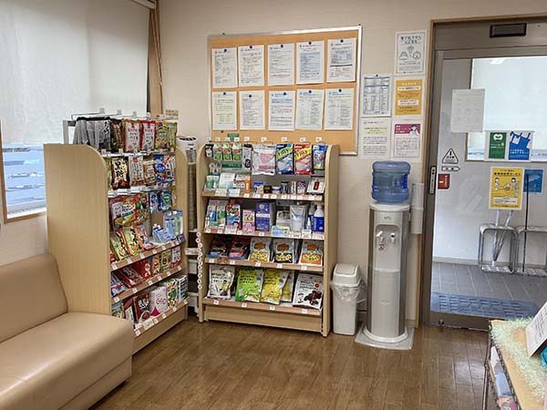 株式会社アイセイ薬局　アイセイ薬局　おおくて店（薬剤師の求人）の写真2枚目：アイセイ薬局　おおくて店の内観