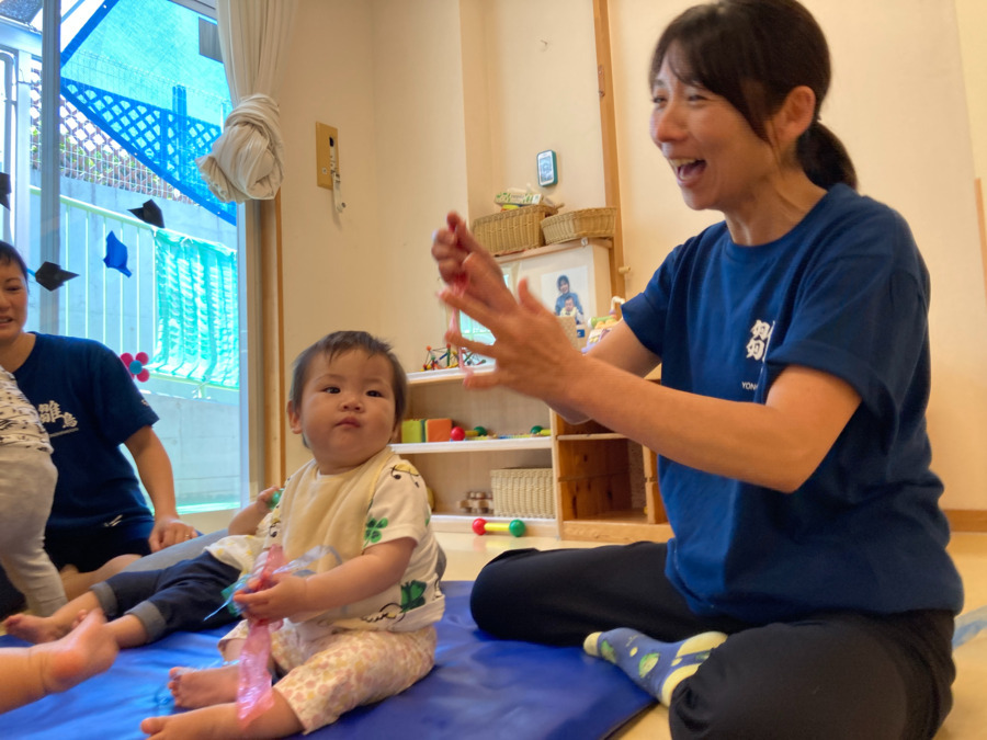 与野ひなどり保育園（看護師/准看護師の求人）の写真7枚目：女性職員ママ率８０％超
・
育休復帰率１００％
・
２０代～６０代が活躍中です！