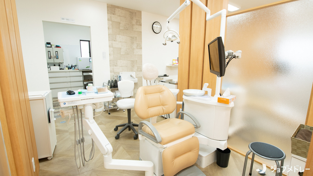 かわべ歯科医院（歯科衛生士の求人）の写真11枚目：リラックスしていただける雰囲気づくりを行っています