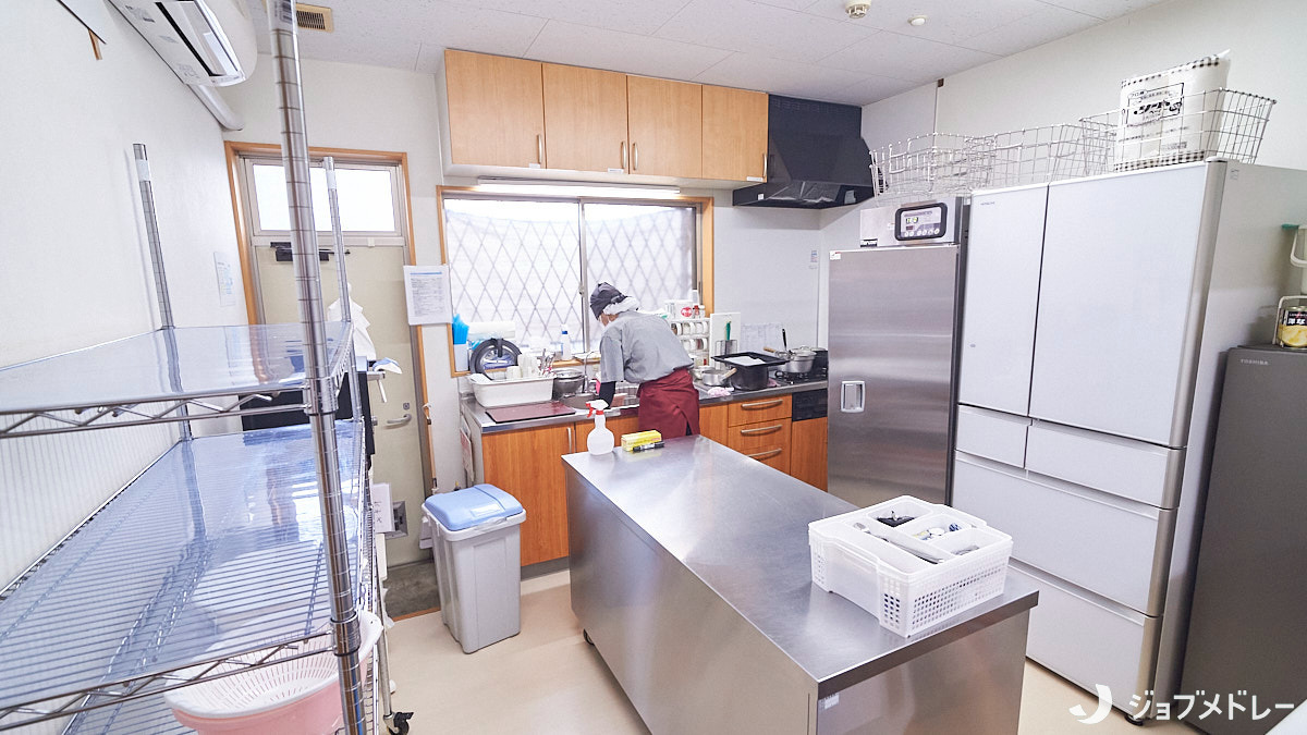 セントケアいわね　小規模多機能（看護師/准看護師の求人）の写真5枚目：広々とした清潔なキッチンです