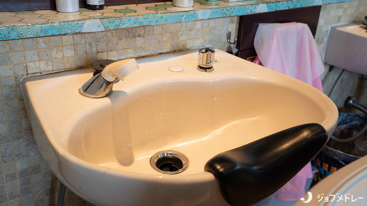 ローテローゼ 栃木イオン前店(美容師の求人)の写真16枚目:シャンプー台の様子です