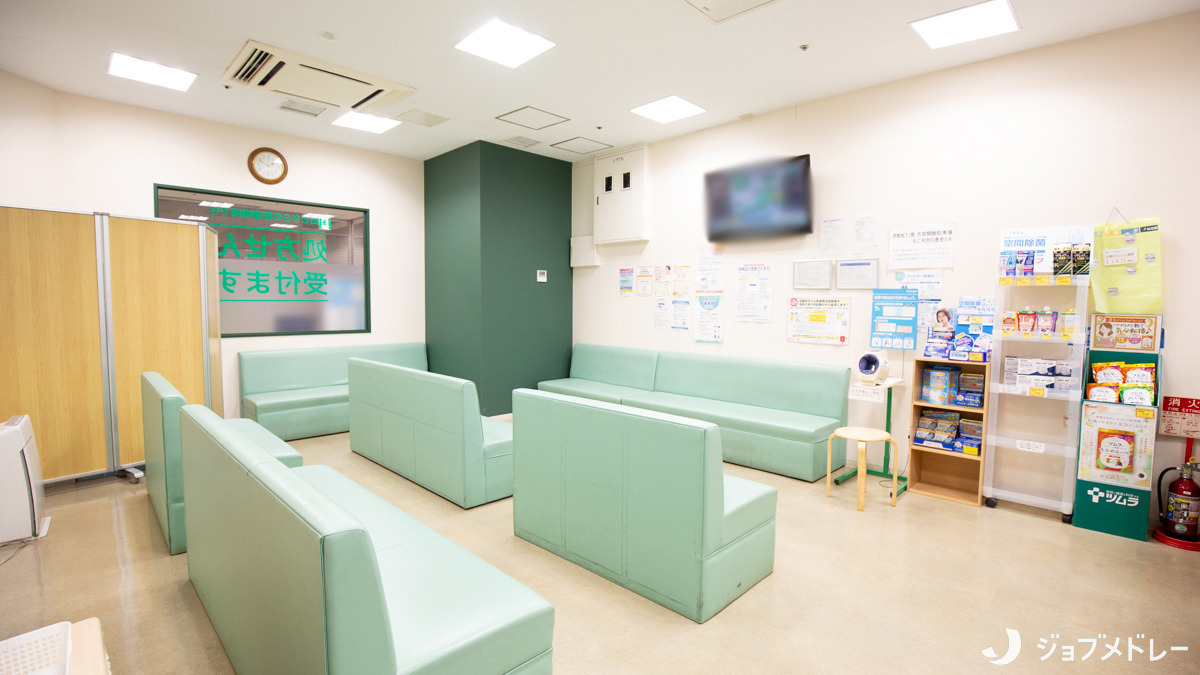 ユニカム醍醐薬局（薬剤師の求人）の写真4枚目：醍醐駅に直結した便利な立地です