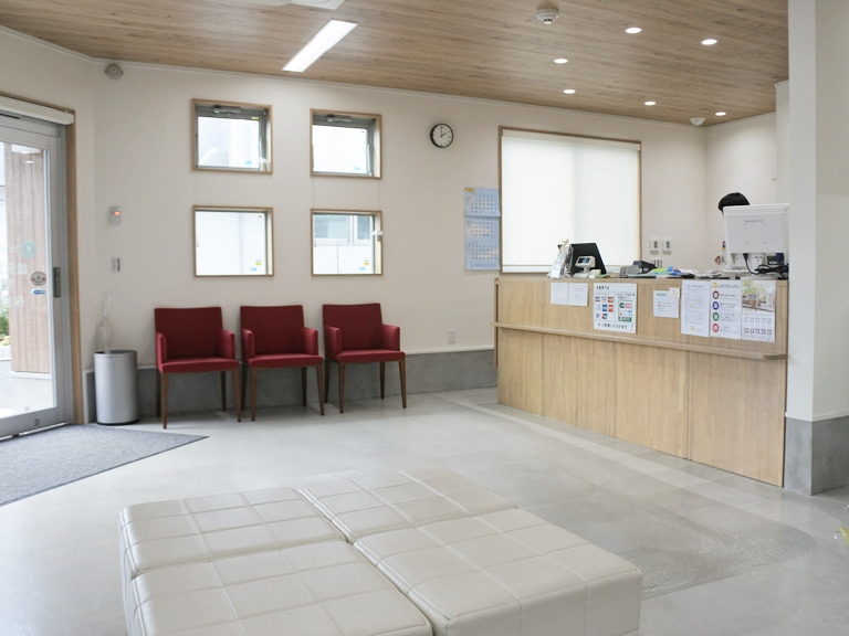 雄飛堂薬局　西大泉店（薬剤師の求人）の写真2枚目：雄飛堂薬局　西大泉店の内観