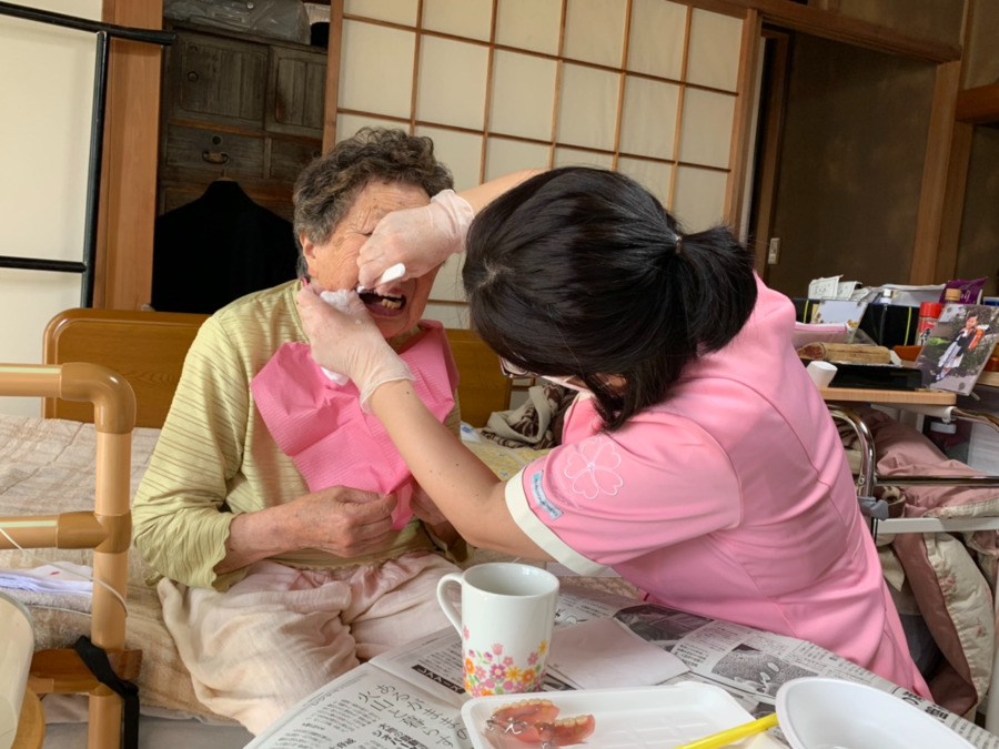 医療法人さくら 篠原歯科医院（歯科衛生士の求人）の写真8枚目：患者様のご自宅へ訪問