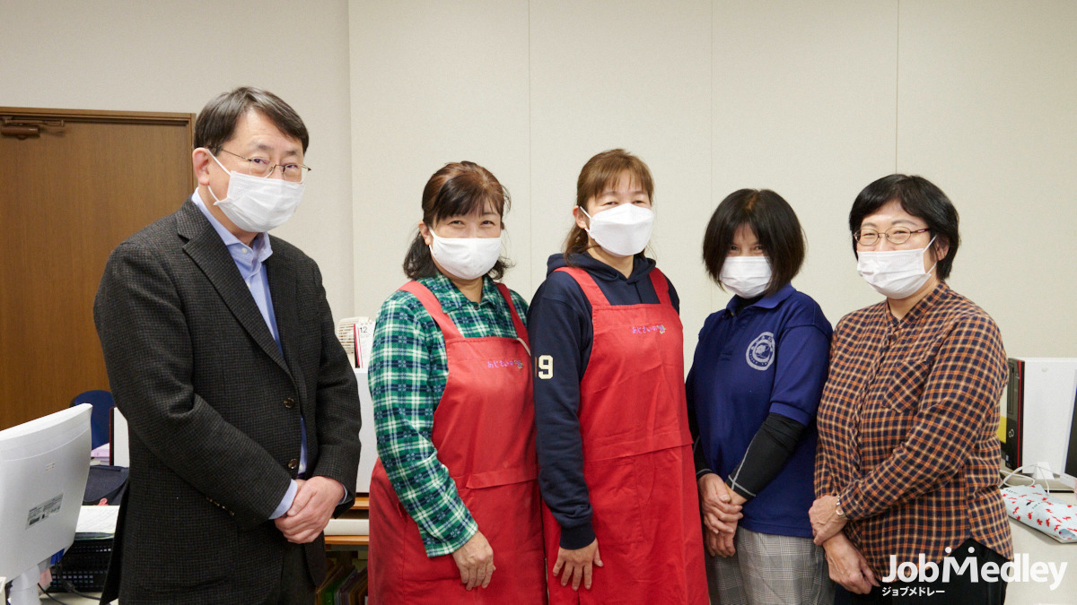 あじさいの里在宅センター大池橋の写真7枚目:スタッフ同士コミュニケーションが取りやすく、仲の良さも自慢です♪