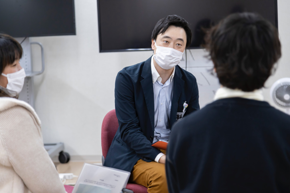 nanacara薬局の写真4枚目：共同化の現場に赴き、患者ご家族様のお声を直接聞く、弊社代表の林