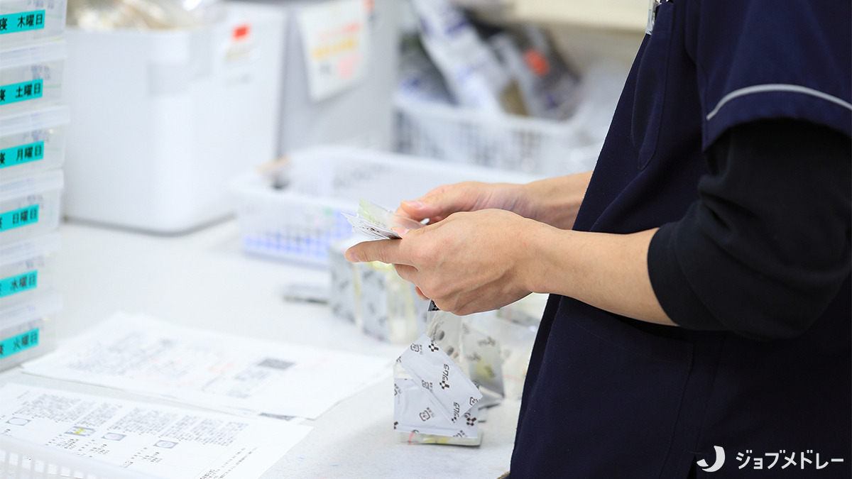 ブレイブ薬局川口原町店（調剤事務の求人）の写真17枚目：処方箋の内容に沿って正確な調剤をしています