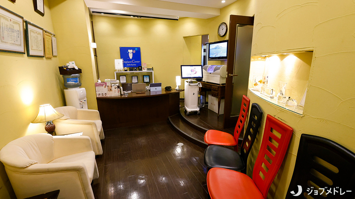 医療法人社団信和会 ミズキデンタルオフィス(医療事務/受付の求人)の写真6枚目:待合室はゆったりとした静かな癒しの空間です