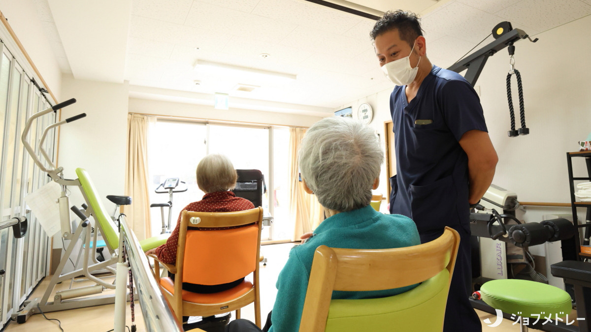 特別養護老人ホーム刀根山美豊苑(介護職/ヘルパーの求人)の写真4枚目:リハビリにも力を入れています!