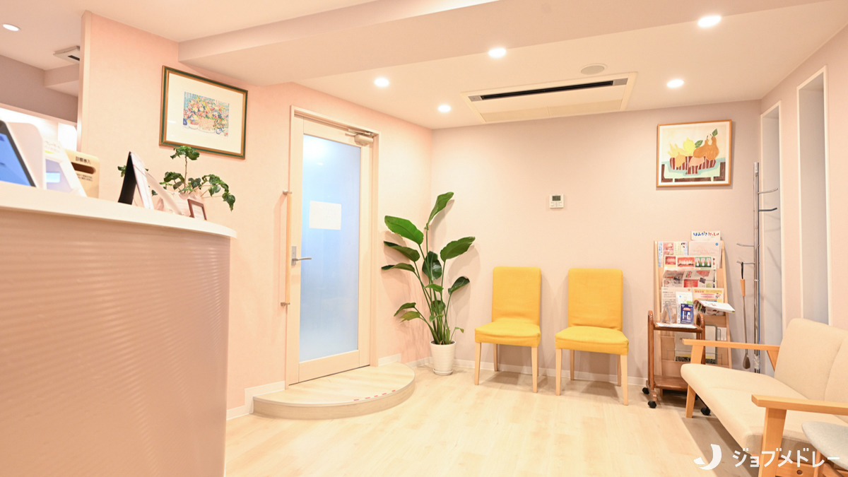 医)桜台駅前歯科クリニック(歯科医師の求人)の写真4枚目:待合室です