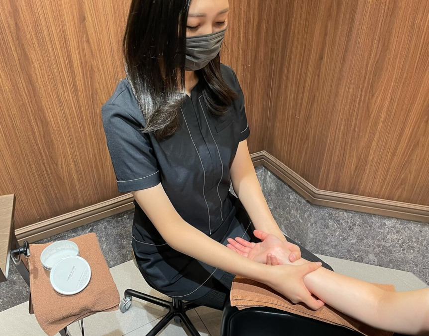 メンズサロン LUXBE PREMIUM 大阪駅前第3ビル店の写真7枚目：