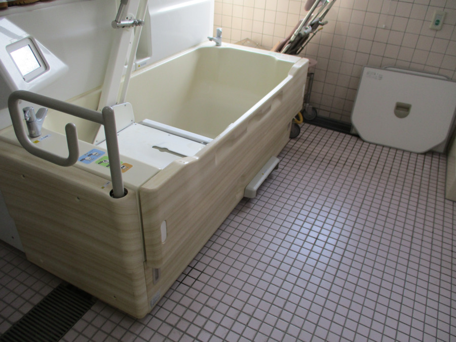 看護小規模多機能型居宅介護施設　あいかわの杜の写真4枚目：浴室