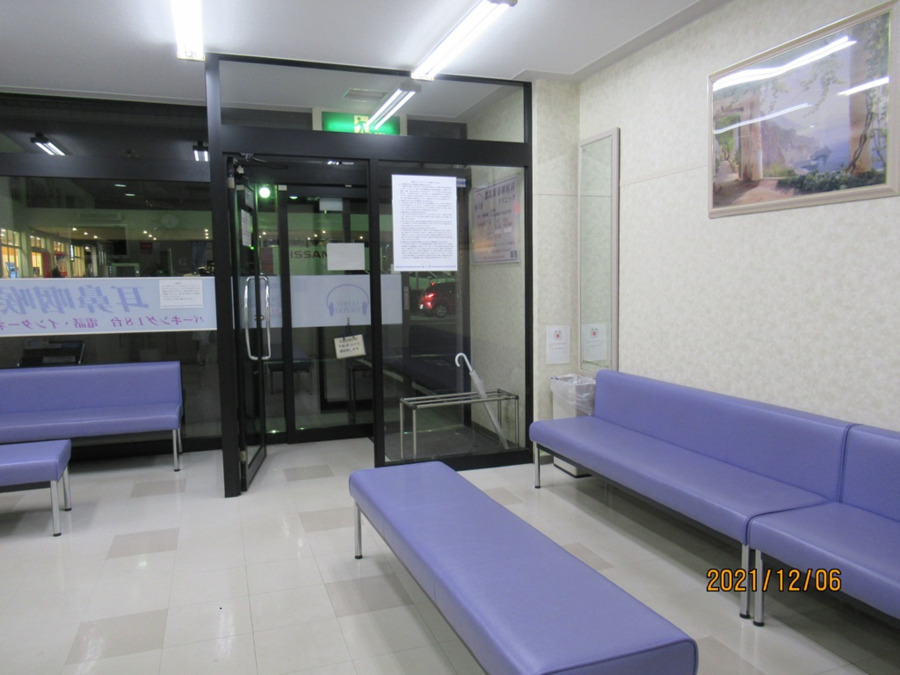 医療法人社団日々希会都筑耳鼻咽喉科クリニック（看護助手の求人）の写真7枚目：ラベンダーブルーを基調とした統一感ある待合室