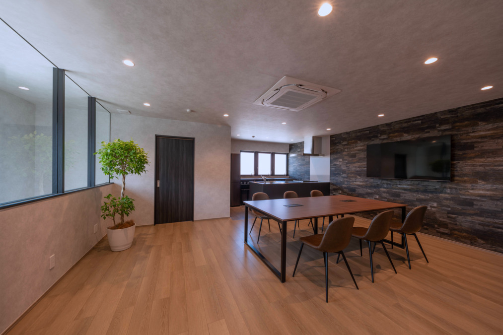 にのクリニック（医療事務/受付の求人）の写真8枚目：スタッフルームとなります。ランチや休憩時に自由にご利用下さい。