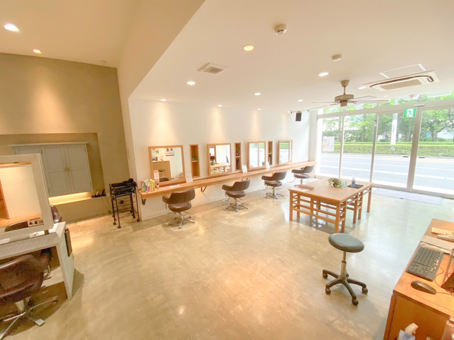 美容室SALONS高島店の写真3枚目：
