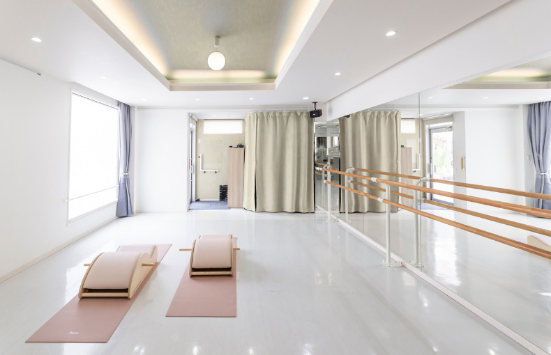 セミパーソナルピラティススタジオWHY NOT 京都西院店【2026年01月06日オープン予定】の写真6枚目：