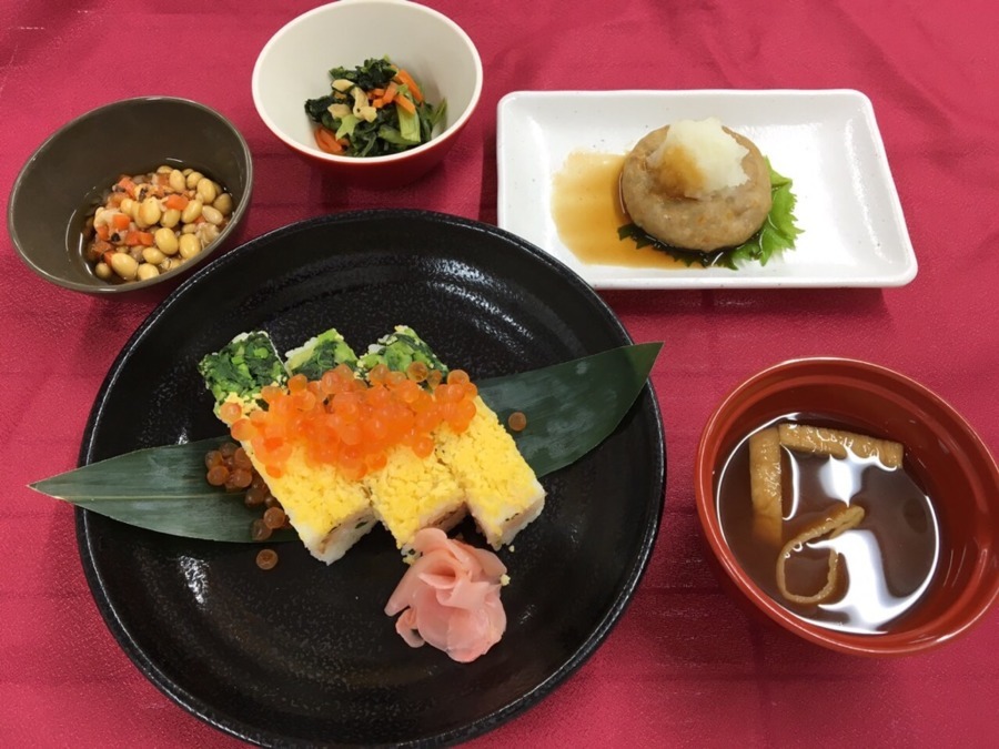 特別養護老人ホーム　あけみ苑内の厨房（調理師/調理スタッフの求人）の写真4枚目：☆給食メニュー例☆