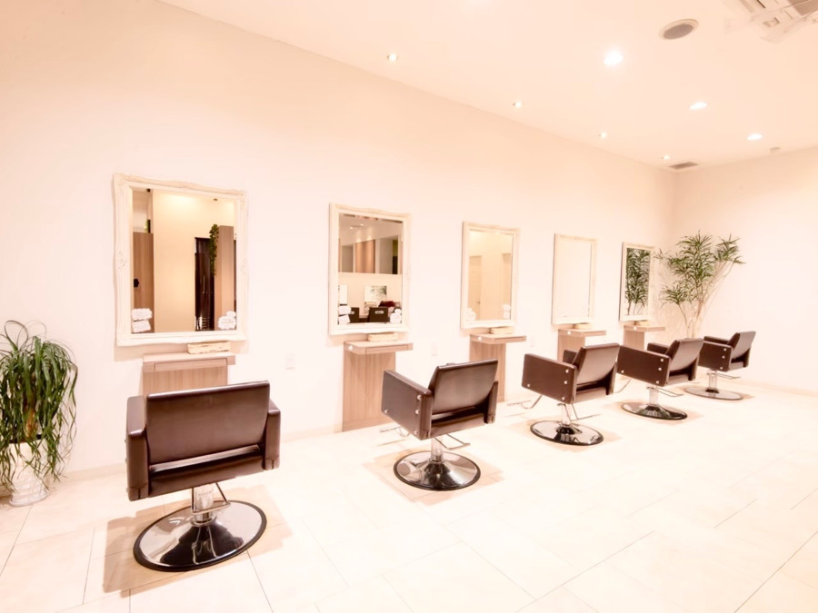 UNDER TREE GARDENの写真3枚目：