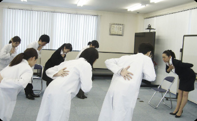 きすげ薬局（薬剤師の求人）の写真2枚目：入社時研修