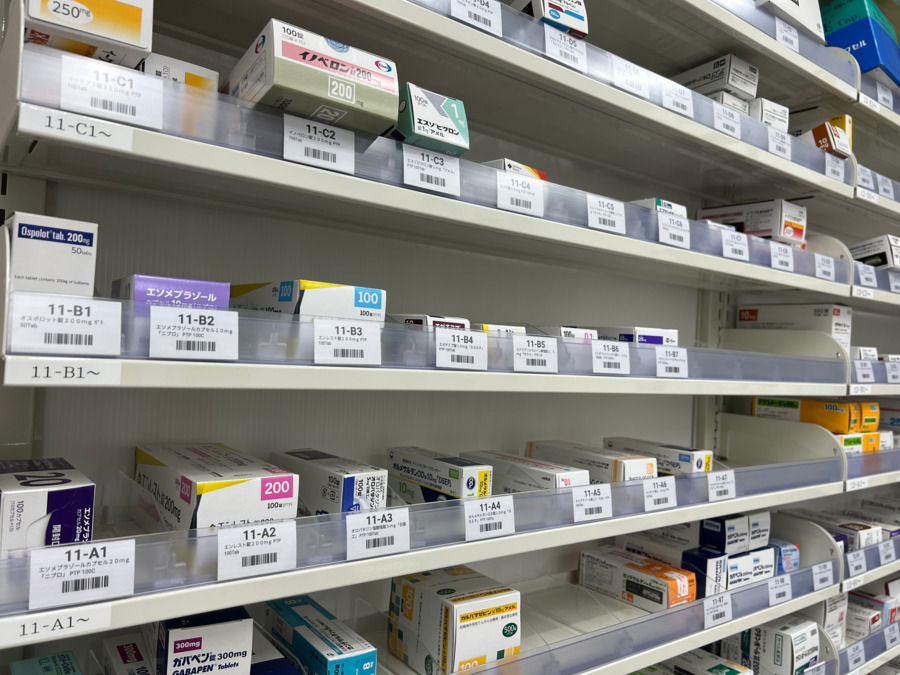 nanacara薬局（薬剤師の求人）の写真4枚目：約1400品目を常備し、てんかん以外の疾患にも幅広く対応します