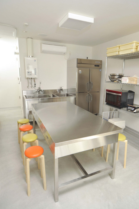 パティスリー楽(医療法人しもでメンタルクリニック)の写真5枚目:パティスリー楽の作業スペースです。