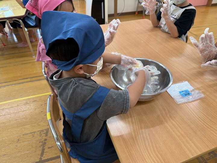 みずき保育園（保育士の求人）の写真4枚目：食育の様子