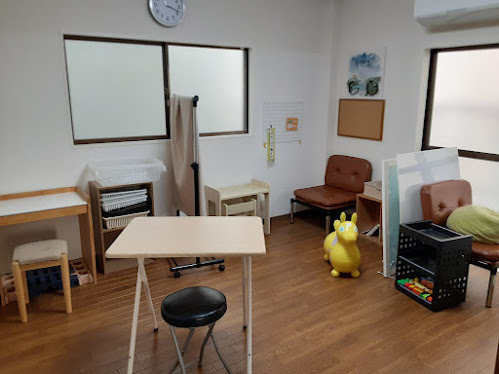 放課後等デイサービスあぽろの写真3枚目：子どもたちが過ごす部屋のひとつです★