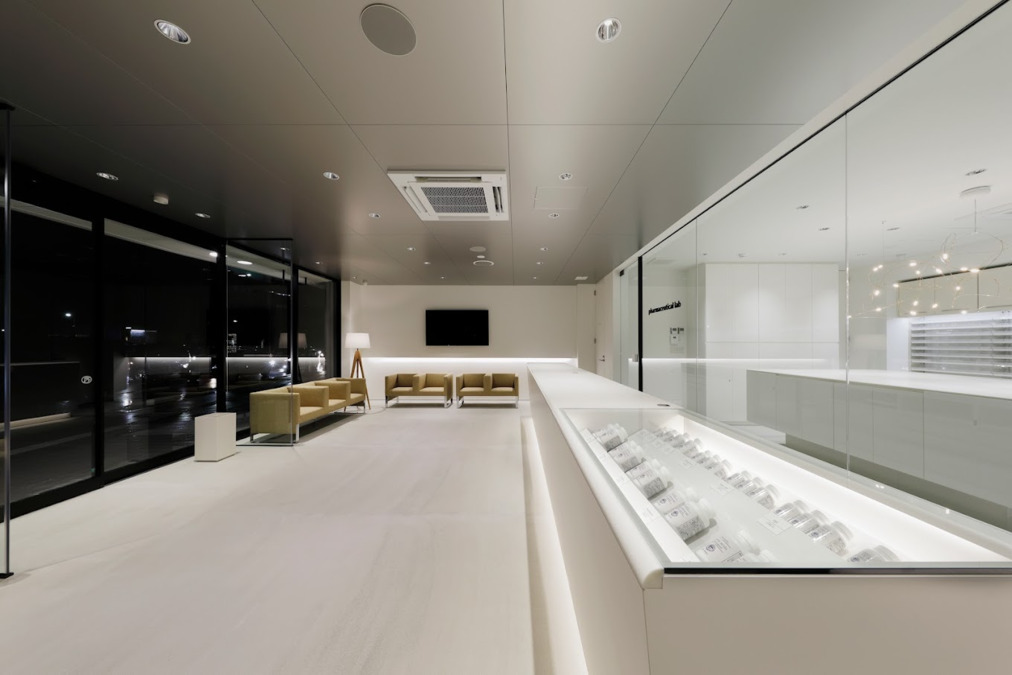 あおぞら薬局 金沢駅西口店(薬剤師の求人)の写真3枚目:あおぞら薬局 金沢駅西口店の内観