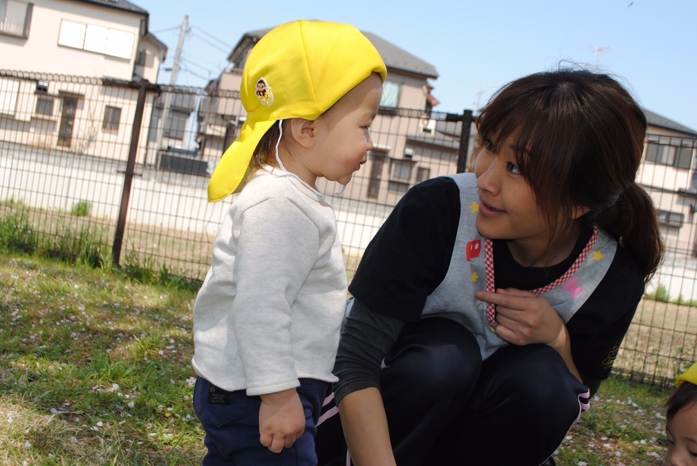 蕨ゆたか保育園の写真23枚目：愛情をたっぷり注いでいます♪
