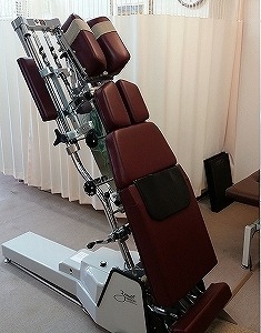 MIO鍼灸整骨院の写真7枚目：矯正専用トムソンベット