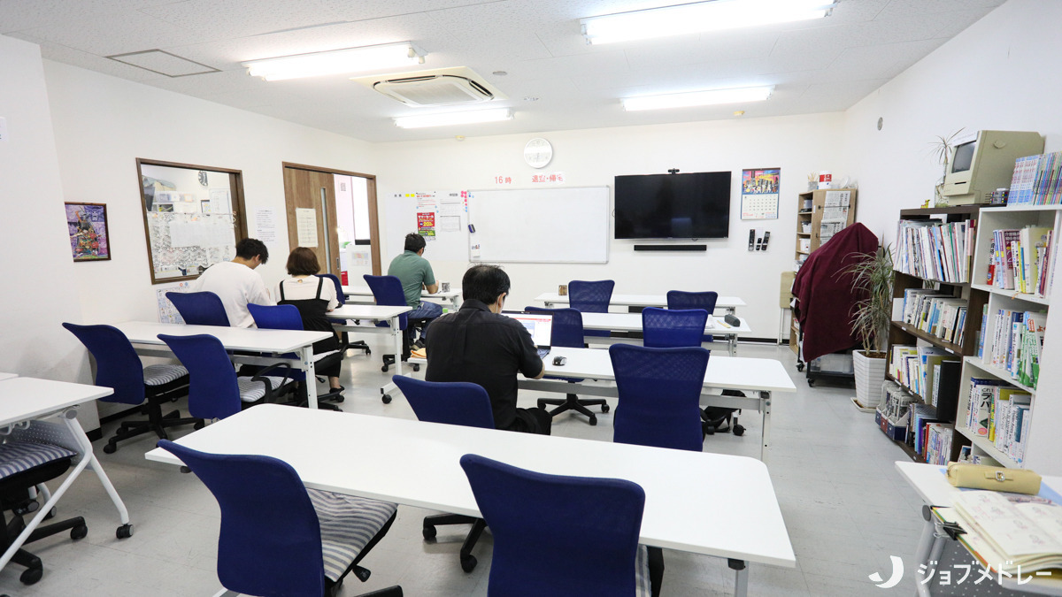 就労移行支援/自立訓練事業所　ワーク＆ライフ藤崎（生活支援員の求人）の写真3枚目：事業所内の一室です