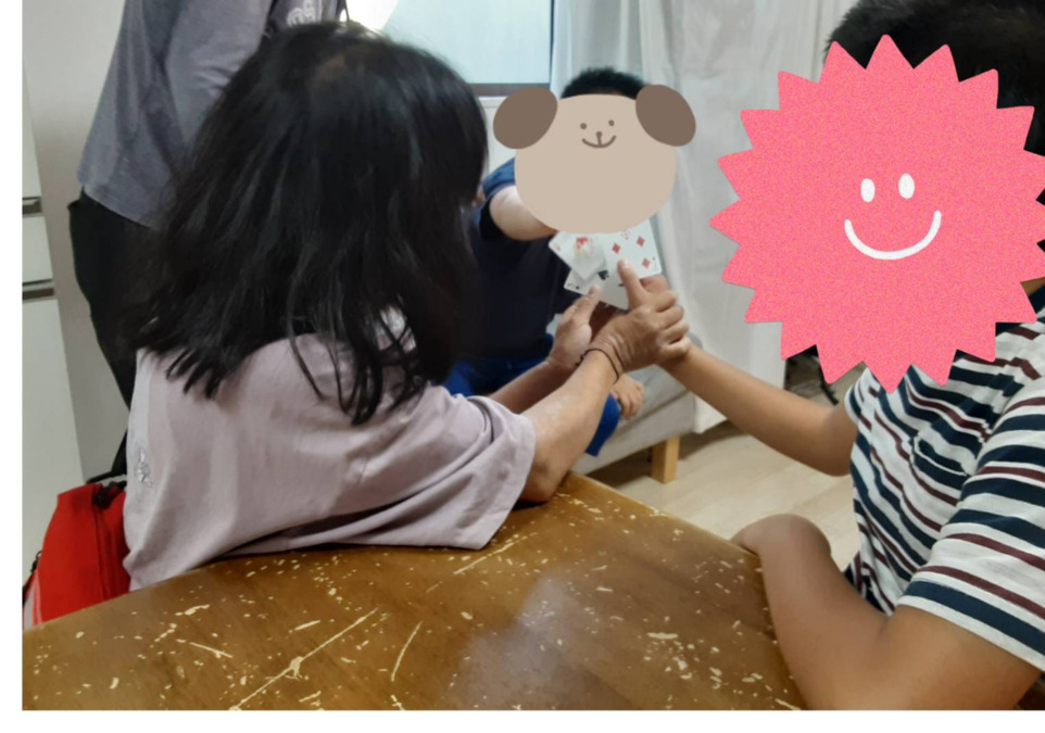 放課後等デイサービスあぽろの写真6枚目：自由時間は個別に好きなことを楽しみます。友人と遊ぶことも練習のひとつです！