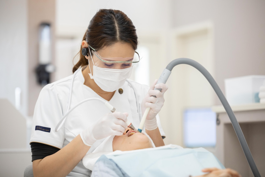 ピーナッツ歯科医院（歯科衛生士の求人）の写真2枚目：治療・メンテナンスともに最新機械を完備し、やりたい診療ができます。