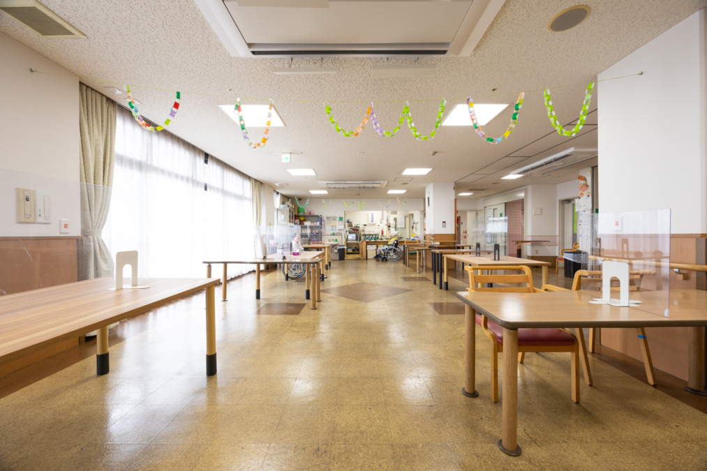 介護老人保健施設 放出ふれあいセンター(看護師/准看護師の求人)の写真4枚目:食堂