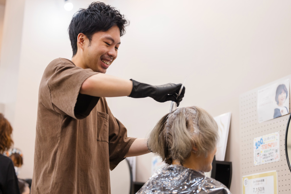 ヘアカラー専門店fufu ミスターマックス湘南藤沢店（美容師の求人）の写真3枚目：