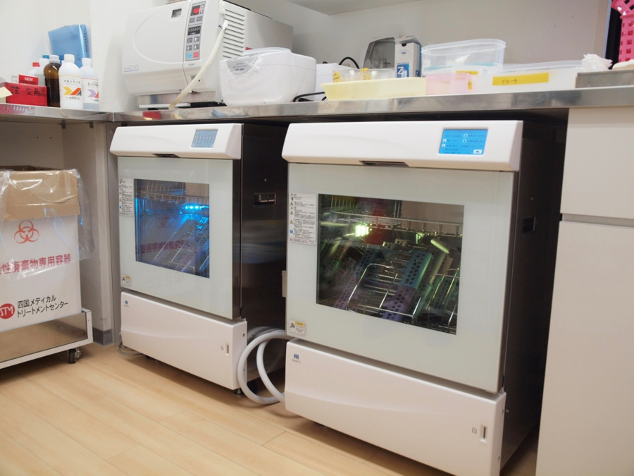 松木歯科医院(歯科衛生士の求人)の写真7枚目:ウオッシャーは2台あります。手洗いの煩わしさは有りません。