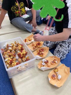 ハッピーテラス久里浜教室の写真4枚目：たこ焼き作りゲーム