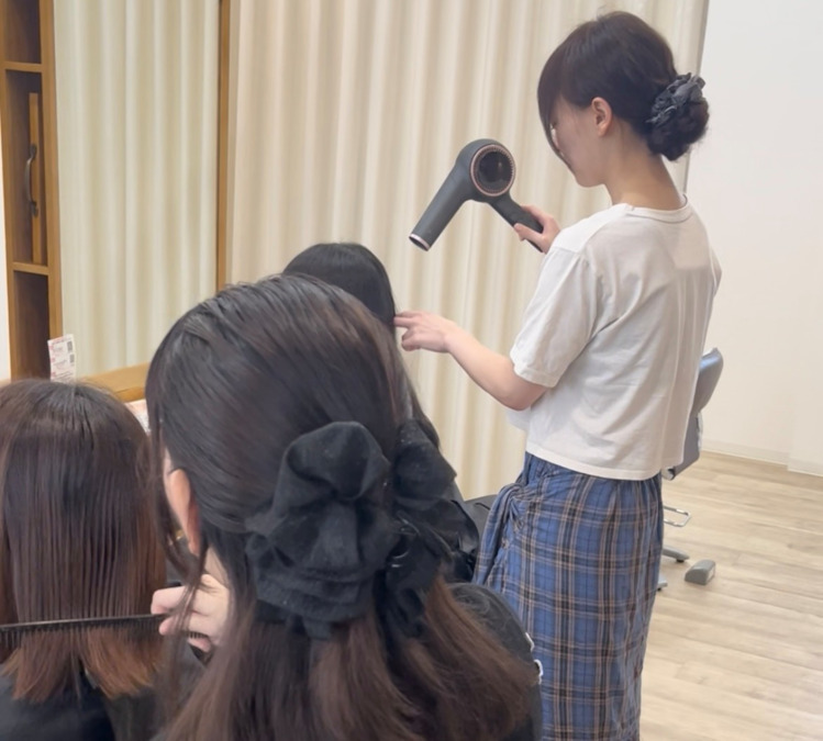 髪質改善専門美容室MIRA（美容師の求人）の写真2枚目：