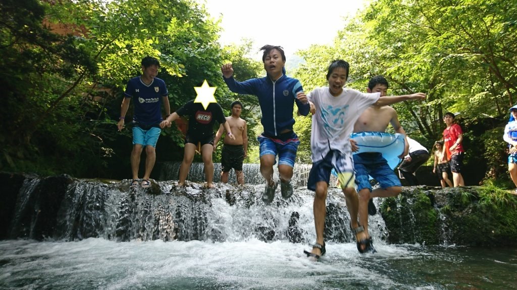 ふくふく（児童指導員/指導員の求人）の写真3枚目：夏は宿泊学習します楽。のびのびと体験できる活動を子どもと一緒に楽しみます。