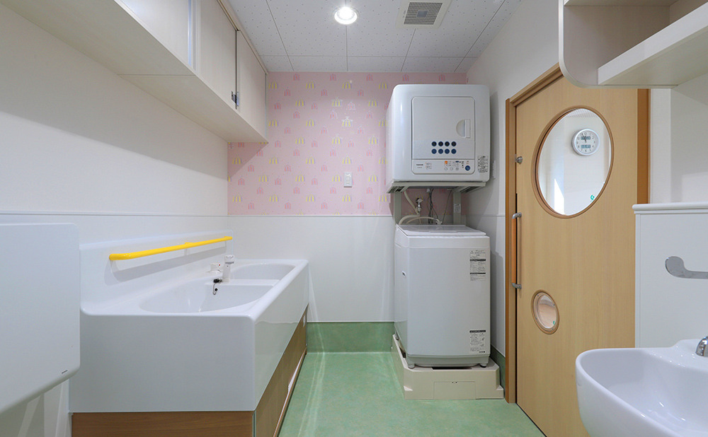 ピオーネ雑司が谷保育園（保育士の求人）の写真8枚目：沐浴室